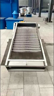 Tela de barra giratória da separação líquida contínua automática com grade de 1000-5000mm